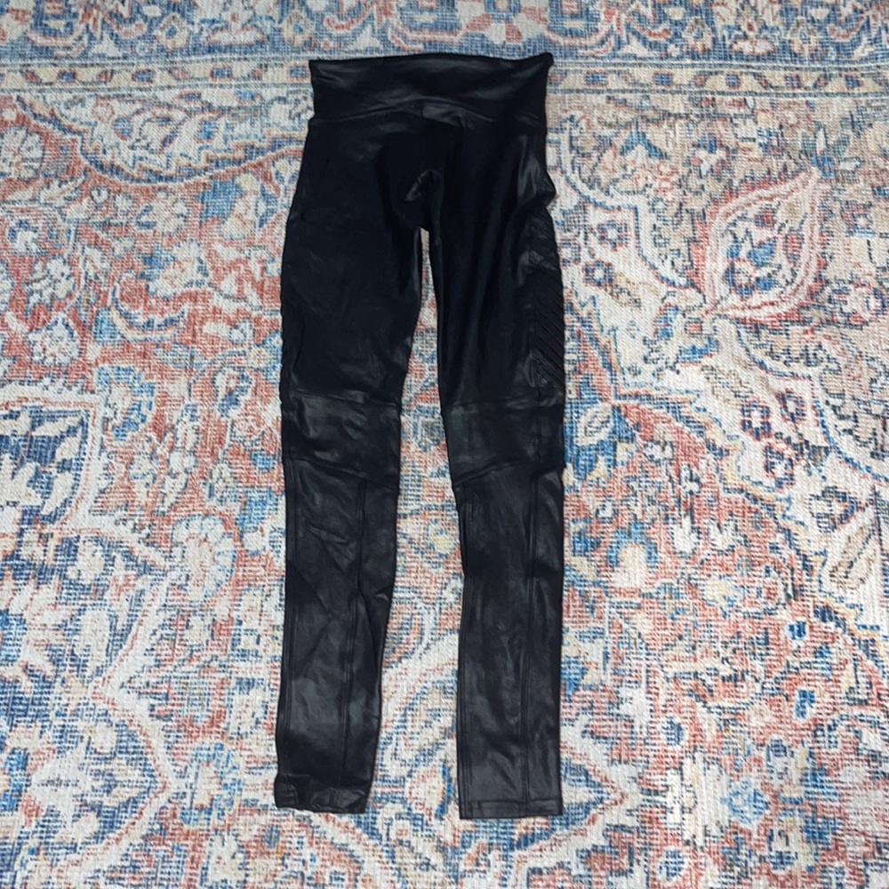 SPANX Black Moto Faux Leather Leggings SZ S VGUC - Picture 3 of 4